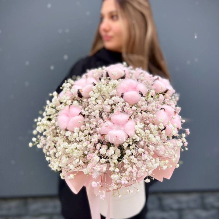 Гипсофилы с хлопком в шляпной коробке в Петрозаводске