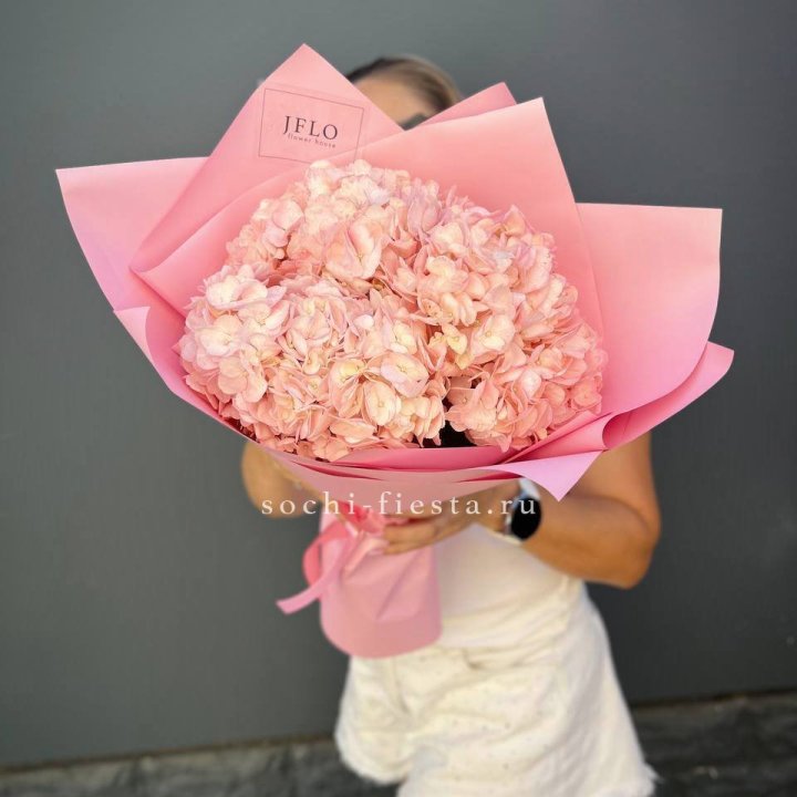 Букет гортензий "Крем" в Петрозаводске