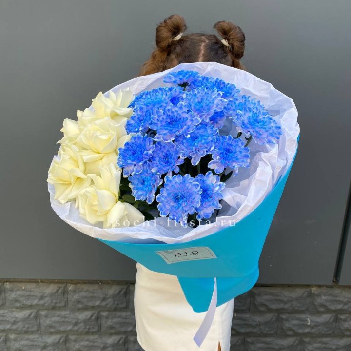 Дуо букет розы и хризантема в Петрозаводске