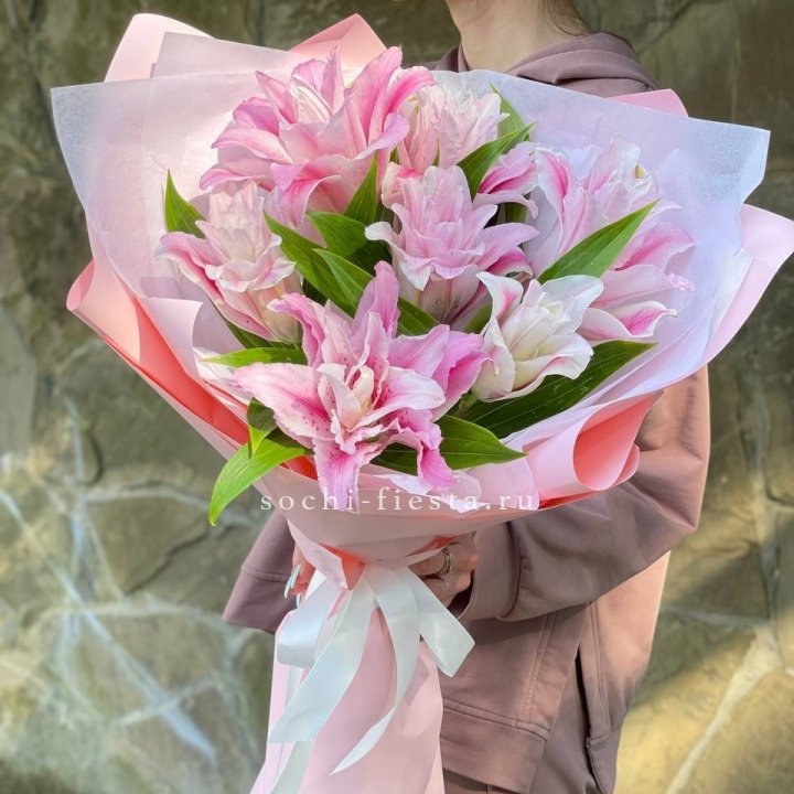 Букет пионовидных лилий №2 в Петрозаводске