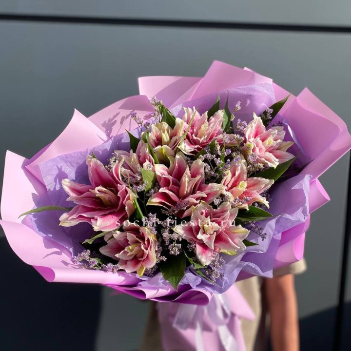 Букет пионовидных лилий №4 в Петрозаводске