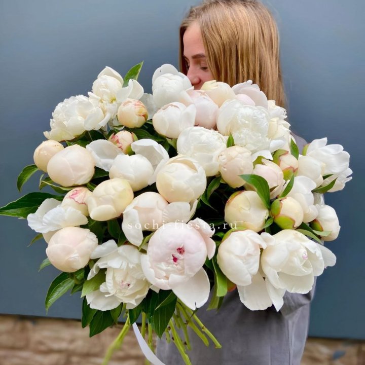 Охапка пионов в Петрозаводске