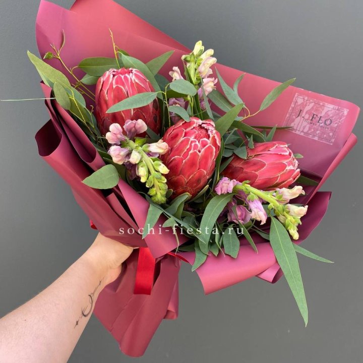 Букет из протеи "Квин" в Петрозаводске