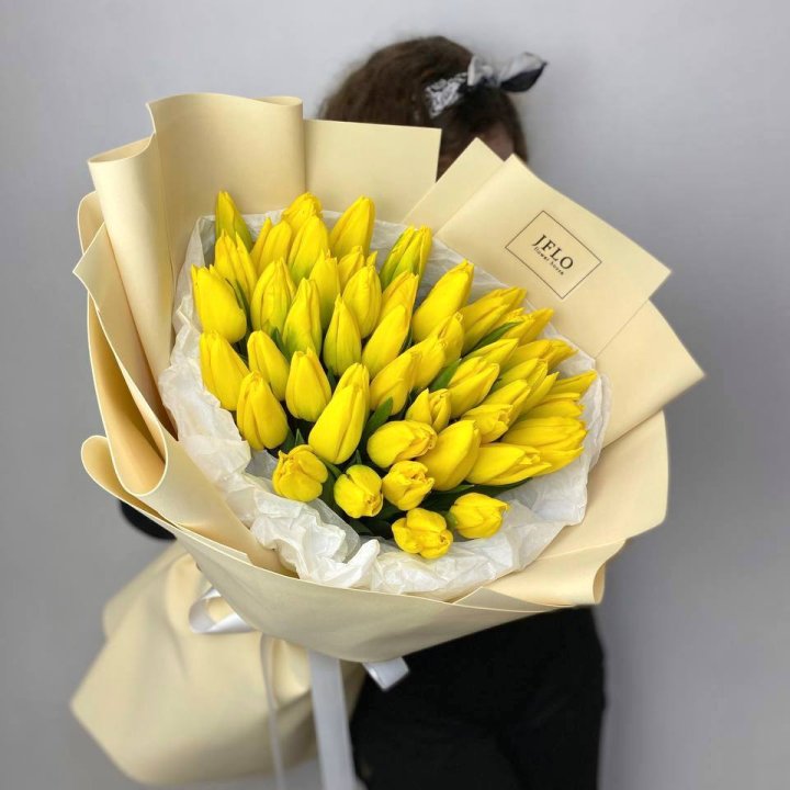 51 жёлтый тюльпан в Петрозаводске