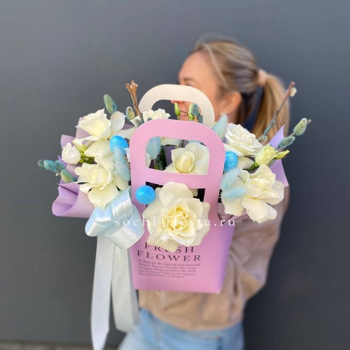 Цветочная сумочка "Пасхальная композиция" в Петрозаводске