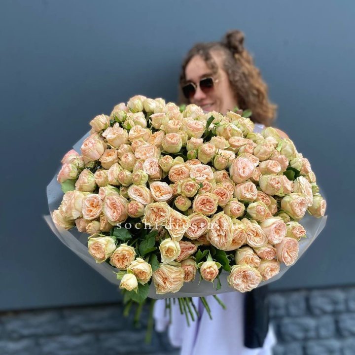 51 пионовидная роза в Петрозаводске