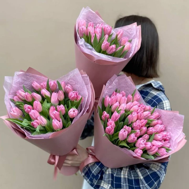 Букет розовых тюльпанов в Петрозаводске
