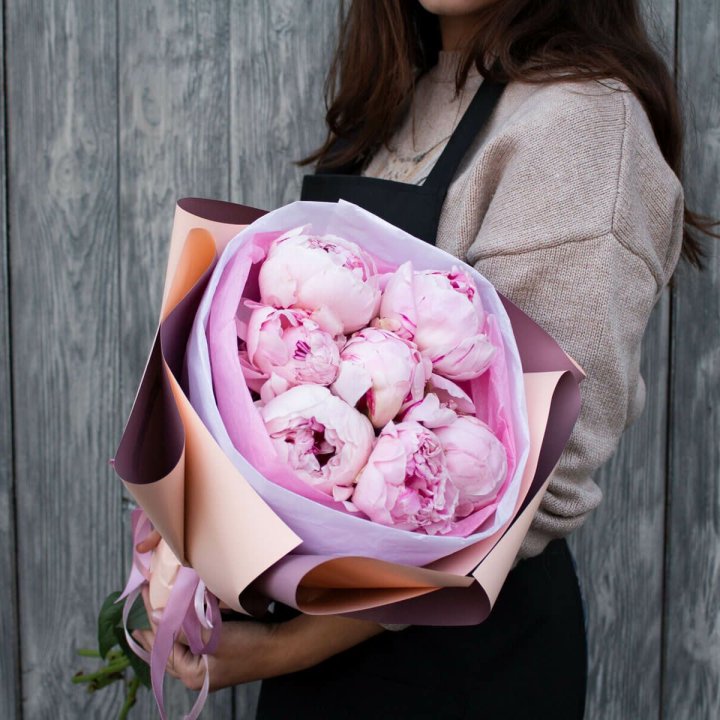 7 зефирных пионов в оформлении в Петрозаводске