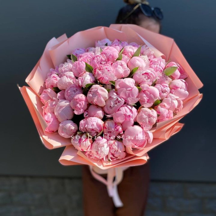 Нежный букет 51 пионов  в Петрозаводске