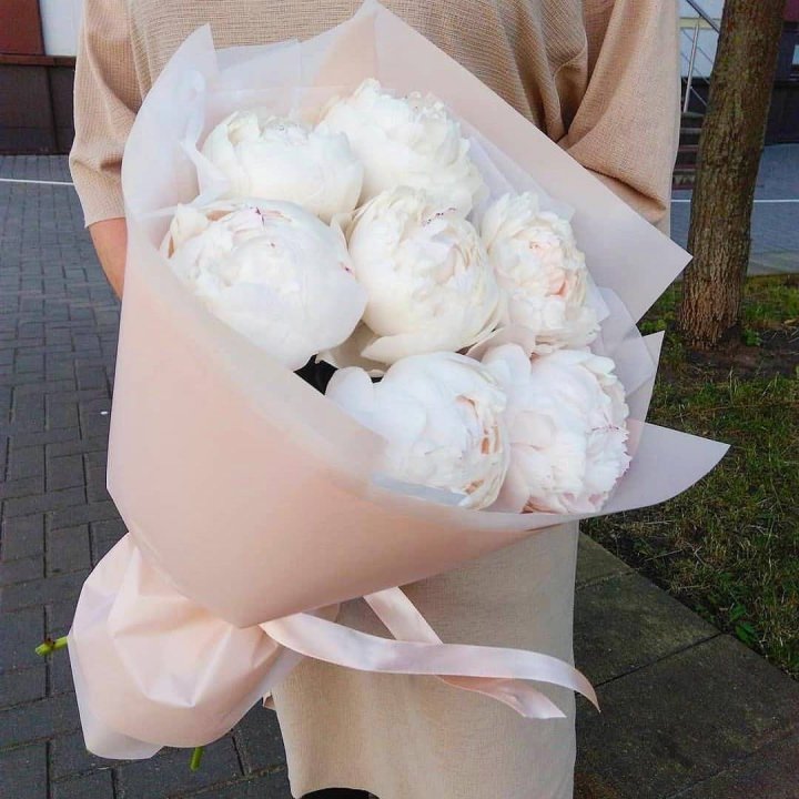 Букет белых пионов в Петрозаводске