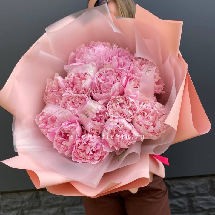 15 пионов "Монинг" в Петрозаводске