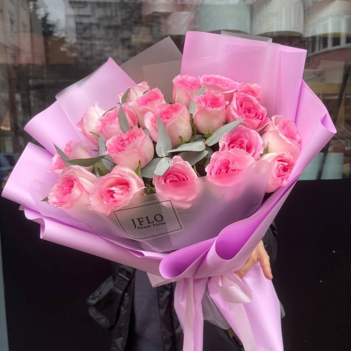  19 розовых роз в Петрозаводске