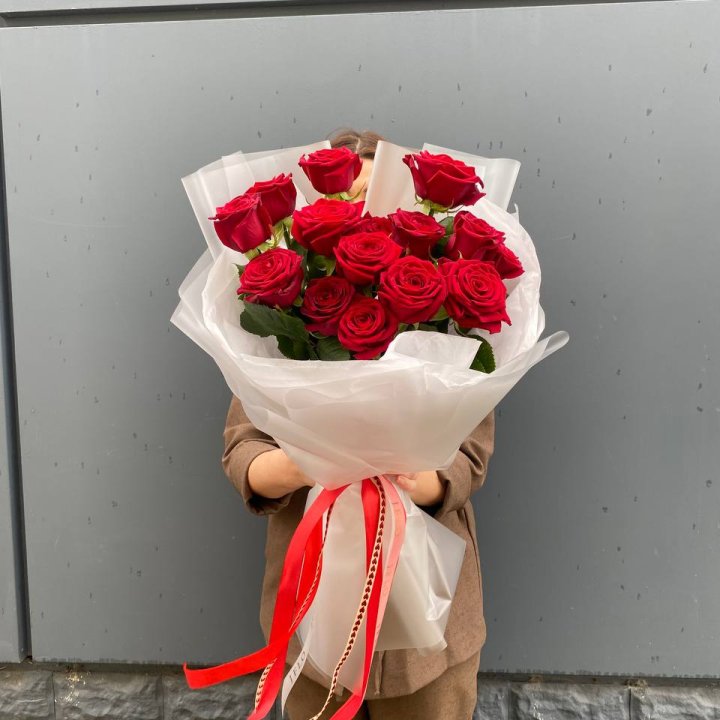 15 высоких роз  в Петрозаводске