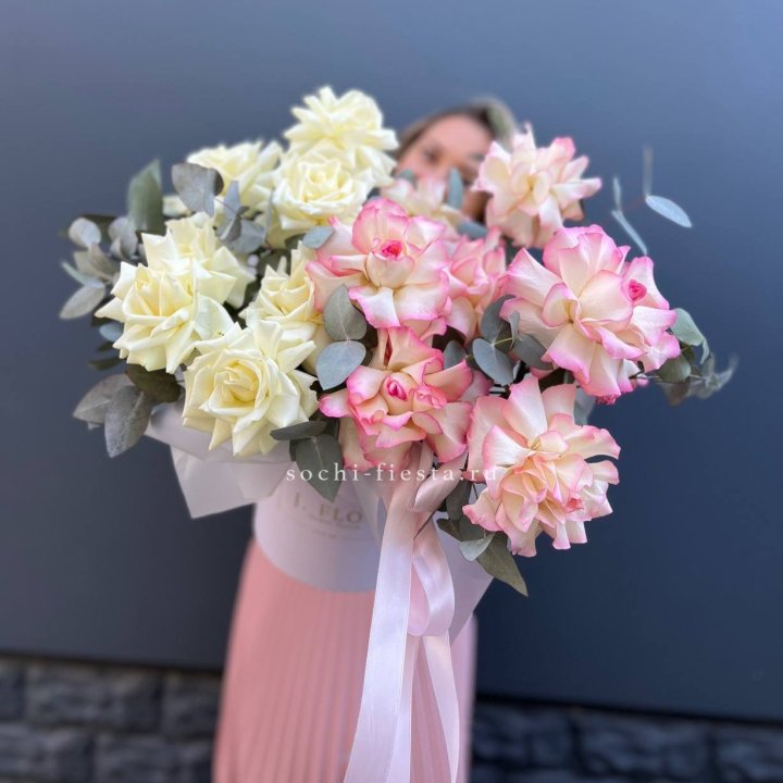 15 Французских роз в боксе в Петрозаводске