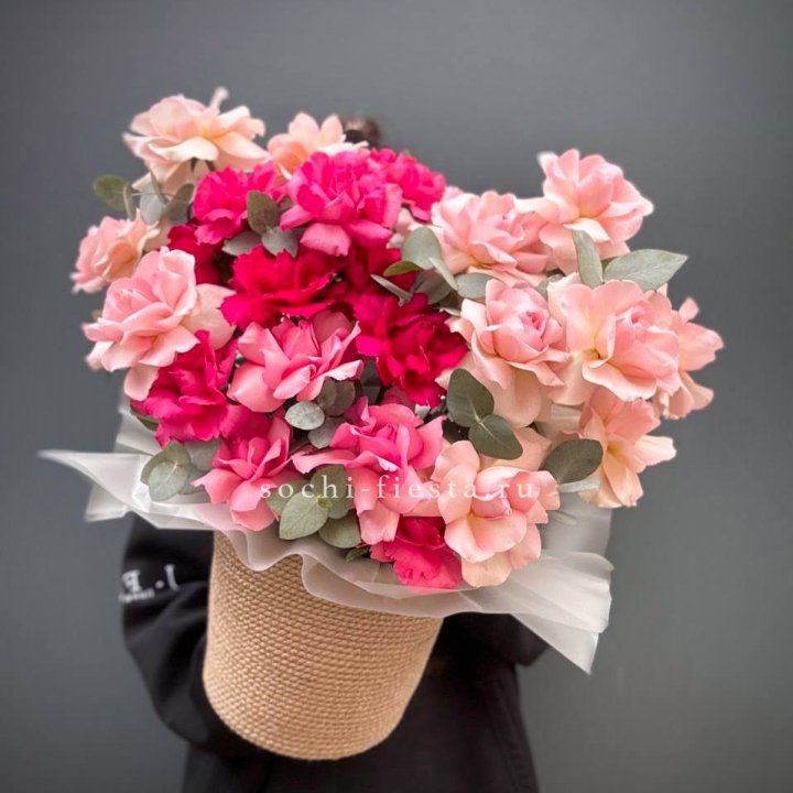 23 Французские розы Микс в боксе в Петрозаводске