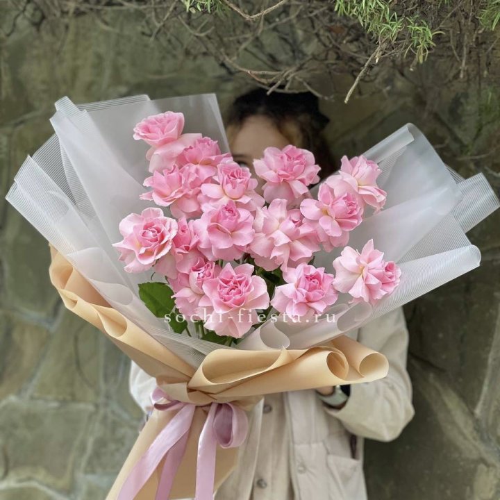 Букет из 15 французских роз Пинк дрим в Петрозаводске