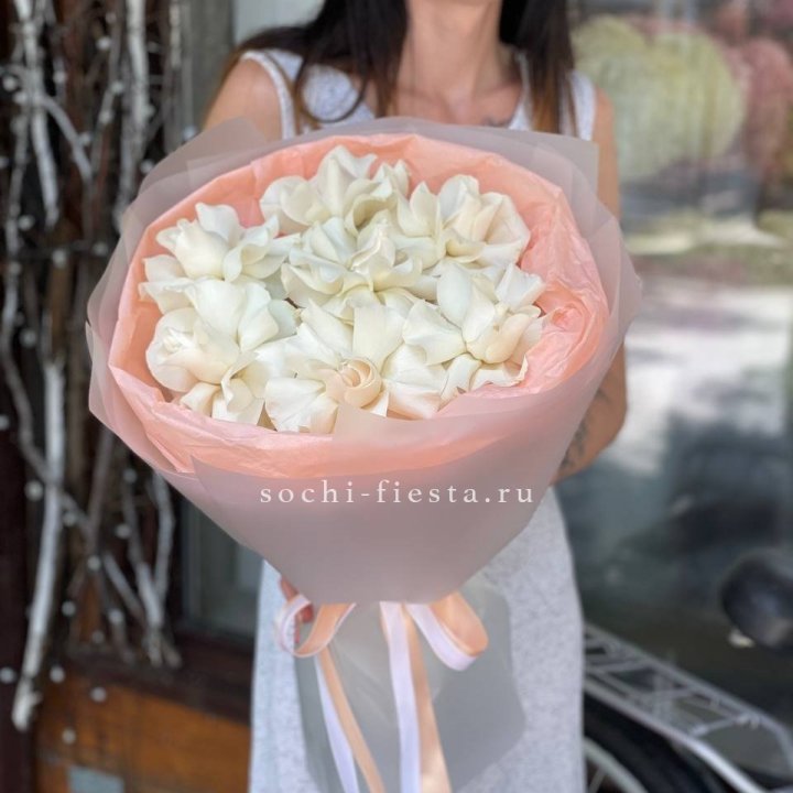 7 Белых французских роз в Петрозаводске