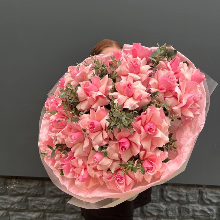  25 розовых французских роз в Петрозаводске