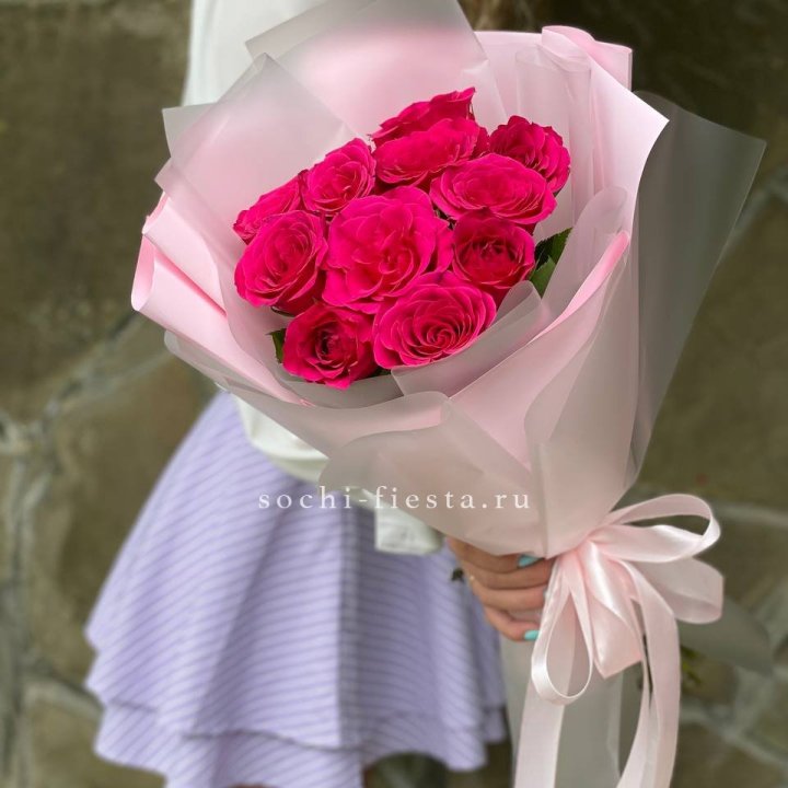 Букет алых роз в Петрозаводске