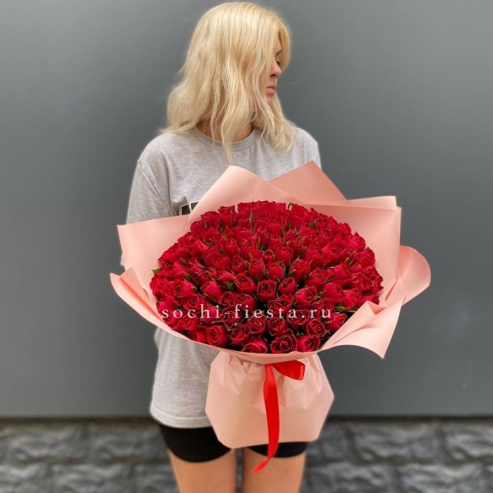 101  красная кенийская роза  с доставкой в Петрозаводске