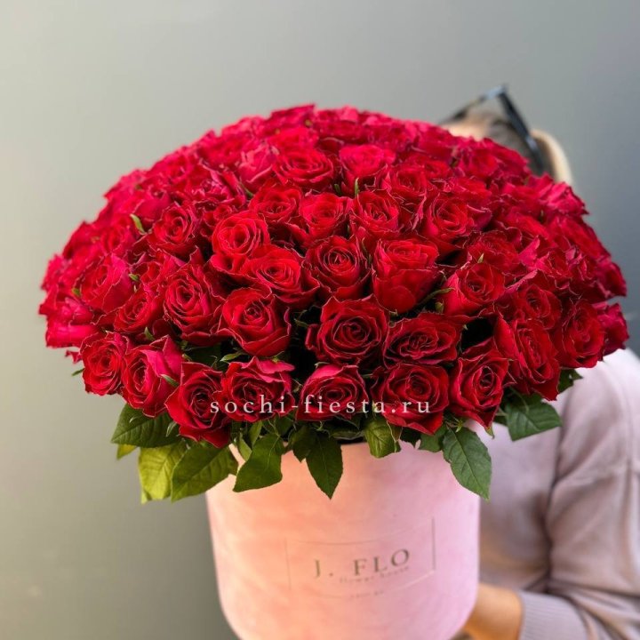 101 кенийская роза в цилиндре с доставкой в Петрозаводске