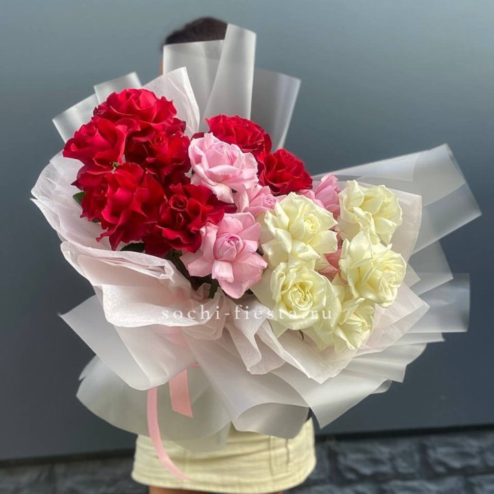 Микс из 17 роз в Петрозаводске