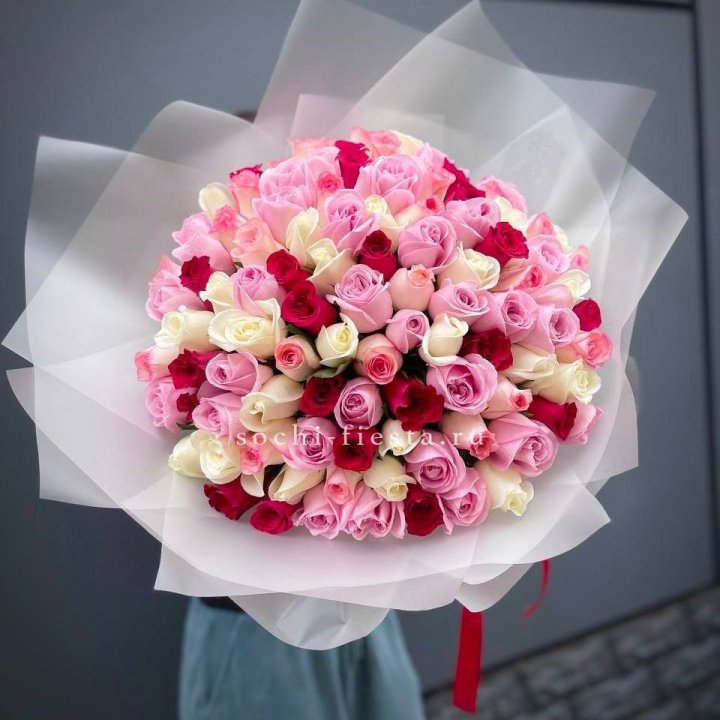 101 разноцветная роза "Карусель" в Петрозаводске