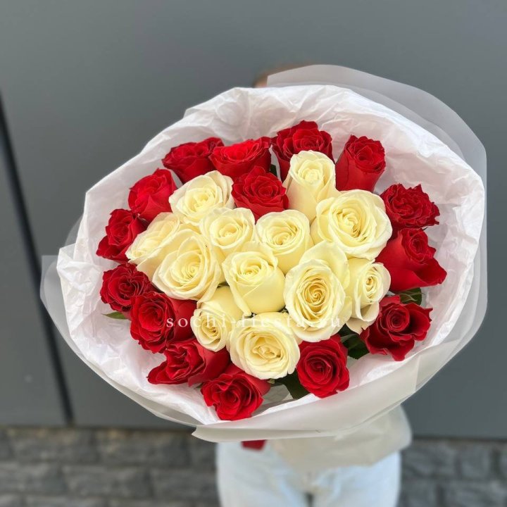 27 роз микс в Петрозаводске