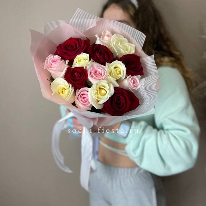 15 роз "Карусель" в Петрозаводске