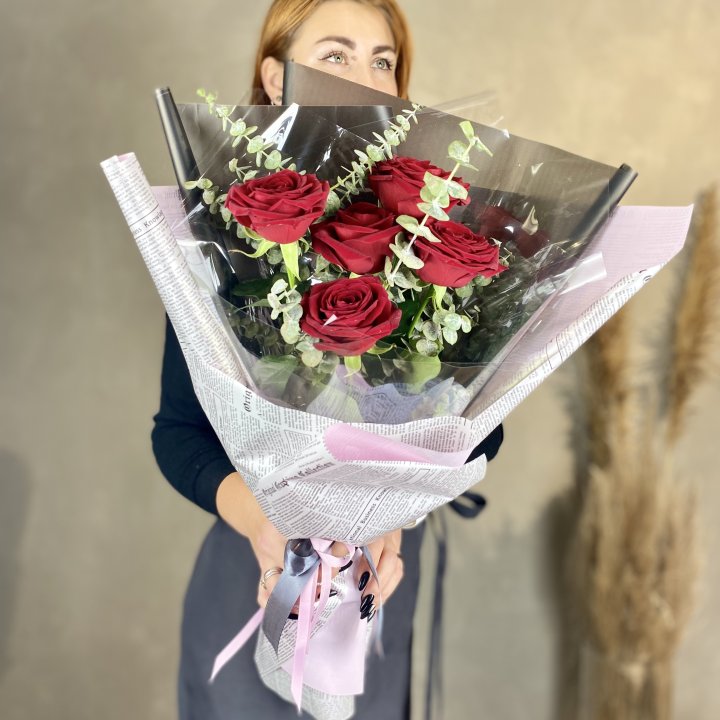 5 красных роз в Петрозаводске