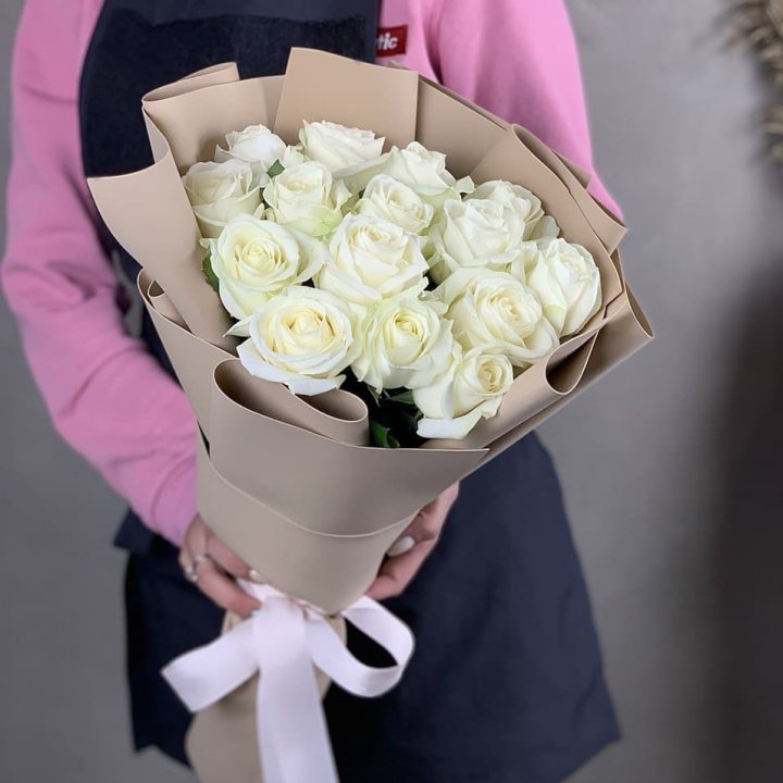 15 белых роз миракли в Петрозаводске