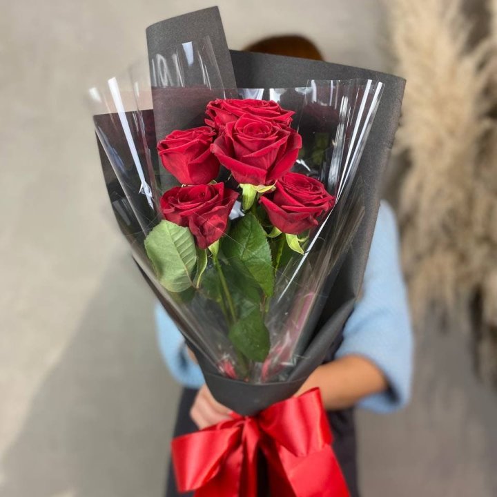 5 роз ред наоми в Петрозаводске