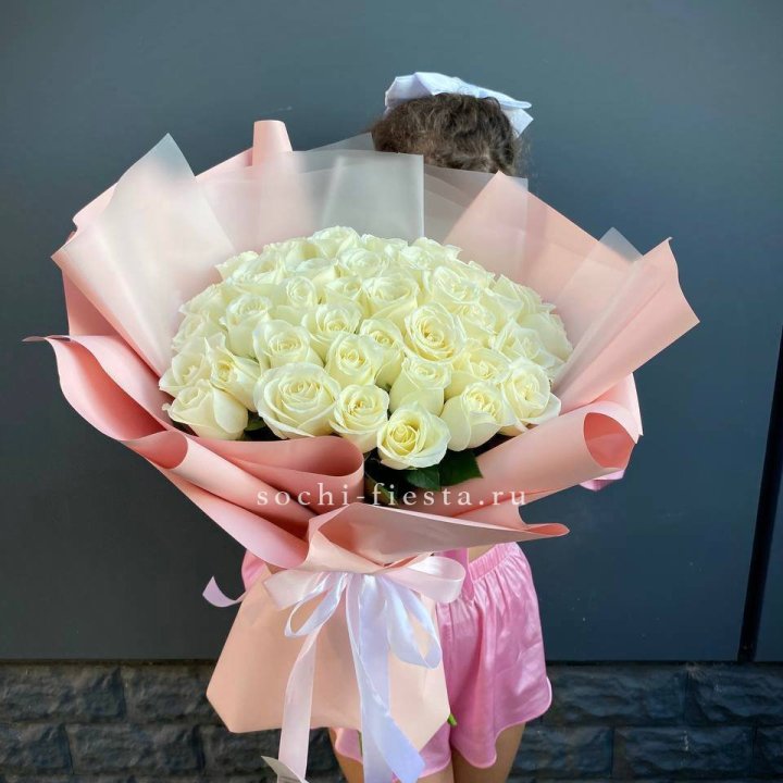 35 белых роз в Петрозаводске