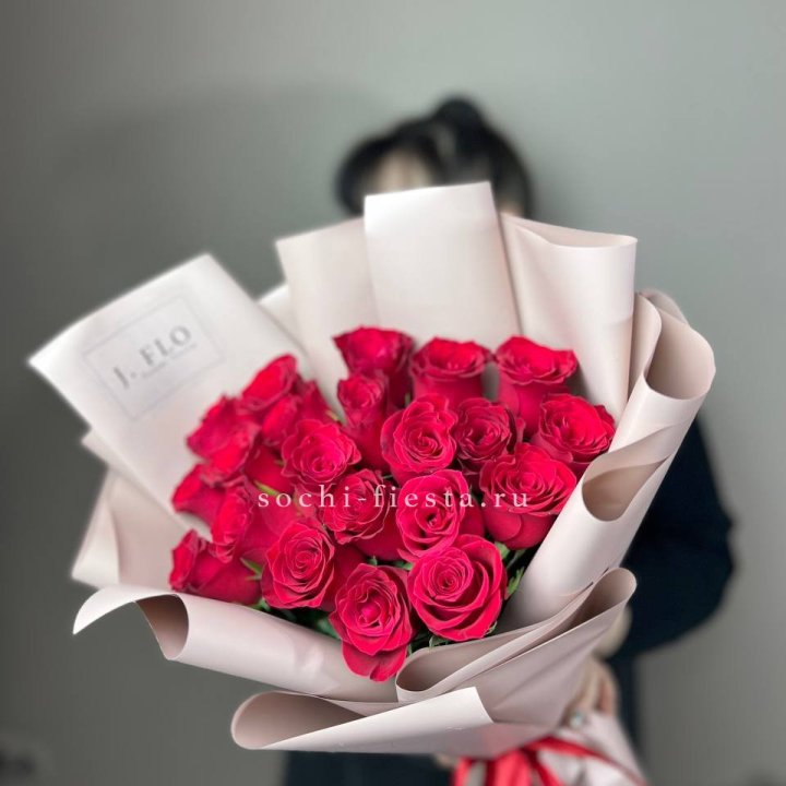 21 красная роза  в Петрозаводске