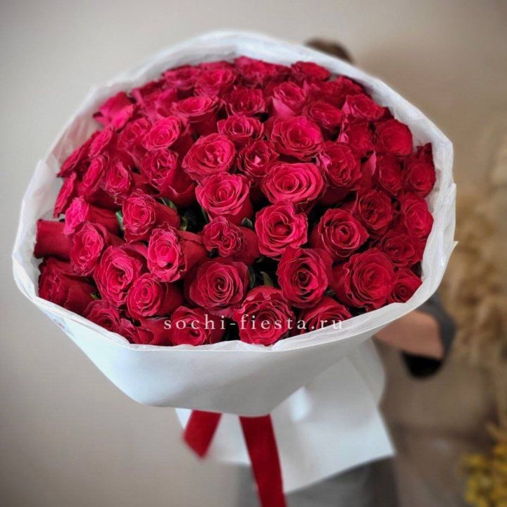 65 красных роз вайт в Петрозаводске