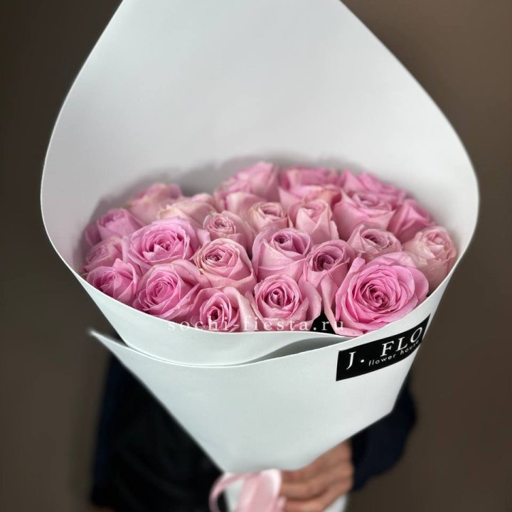 25 розовых роз в Петрозаводске