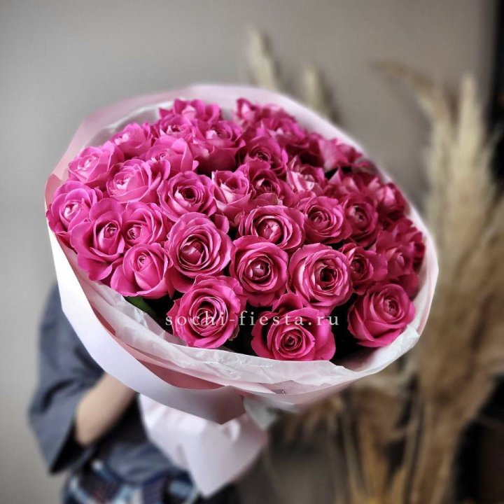35 розовых роз  в Петрозаводске
