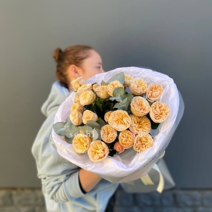 7 пионовидных роз в Петрозаводске