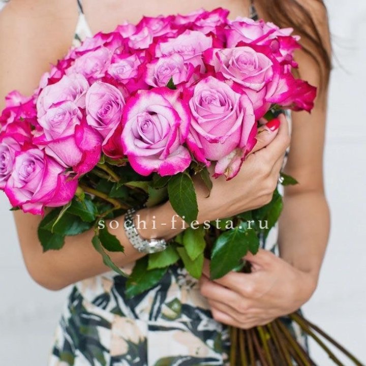 Букет высоких роз Ди перпел в Петрозаводске