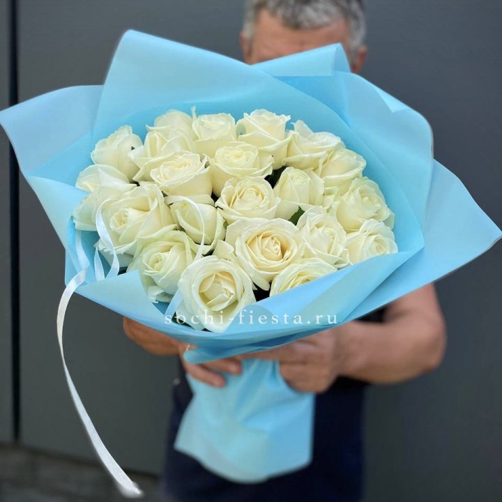 21 белая роза в Петрозаводске