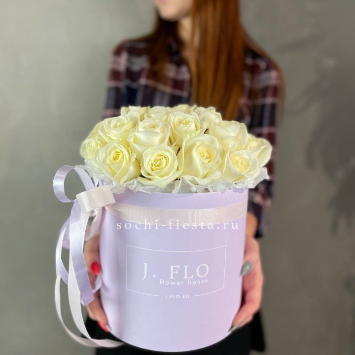 25 роз в цилиндре  в Петрозаводске