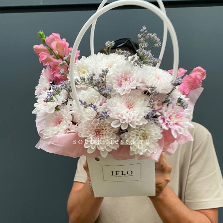 Сумочка из стойких цветов  в Петрозаводске