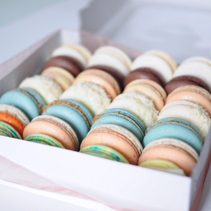 Коробка макаронс 25 шт. в Петрозаводске