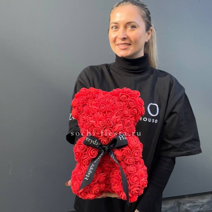 Медведь из роз красный в Петрозаводске