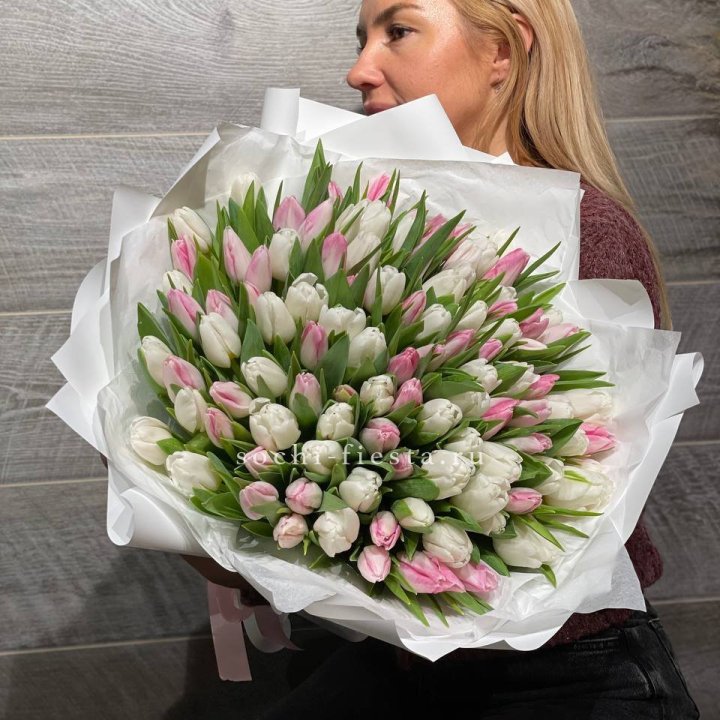 101 тюльпан нежный микс в Петрозаводске