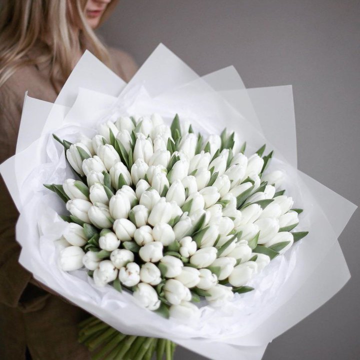 101 белый тюльпан в Петрозаводске