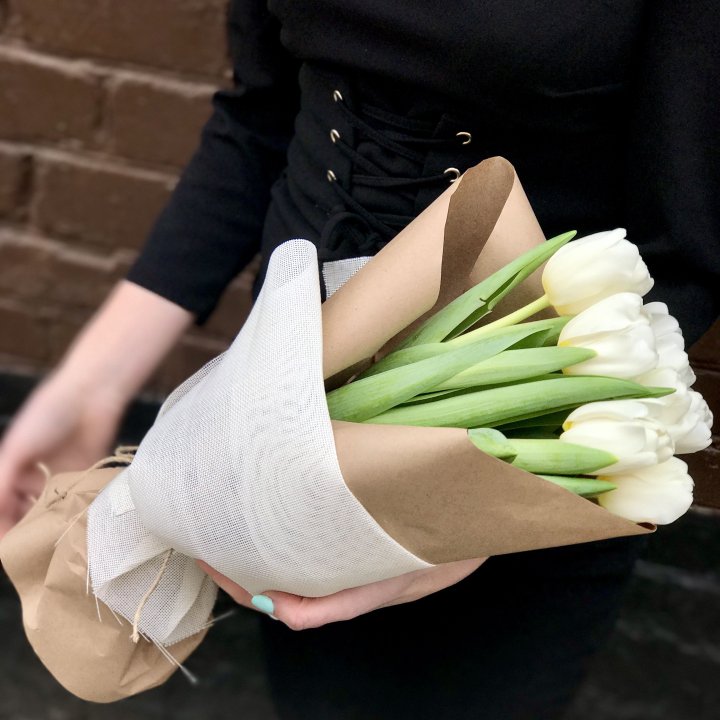 Букет белых тюльпанов в Петрозаводске