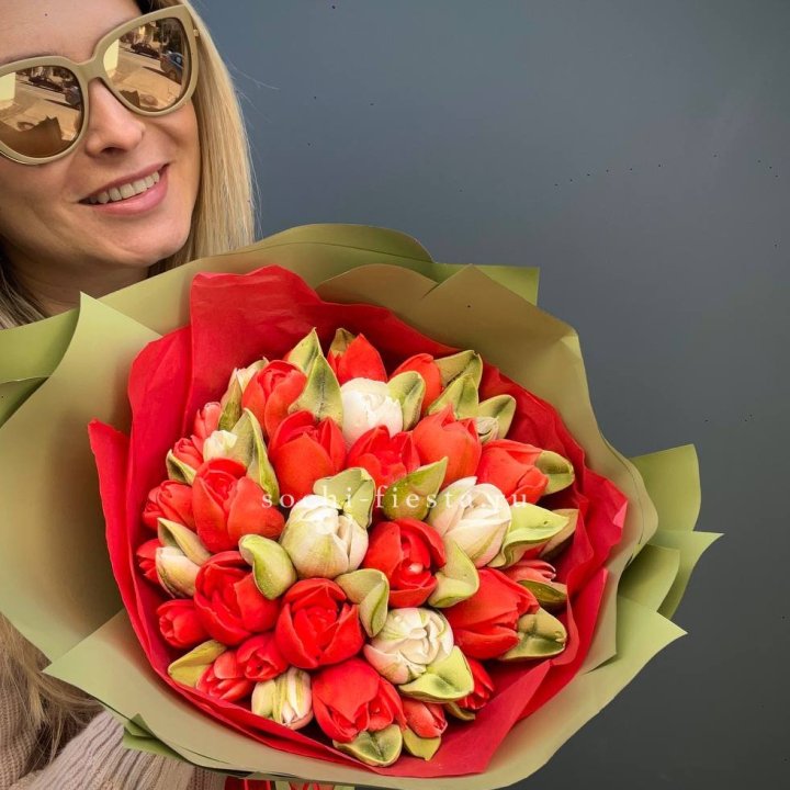 Зефирный букет из тюльпанов с доставкой в Петрозаводске